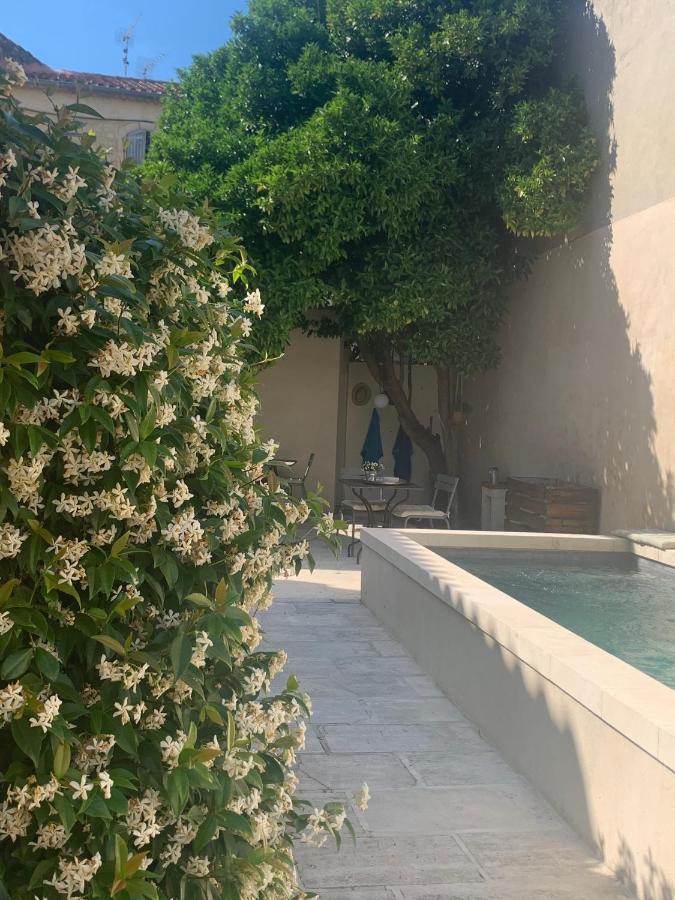 La Maison De Cerise Fourques  Exterior photo
